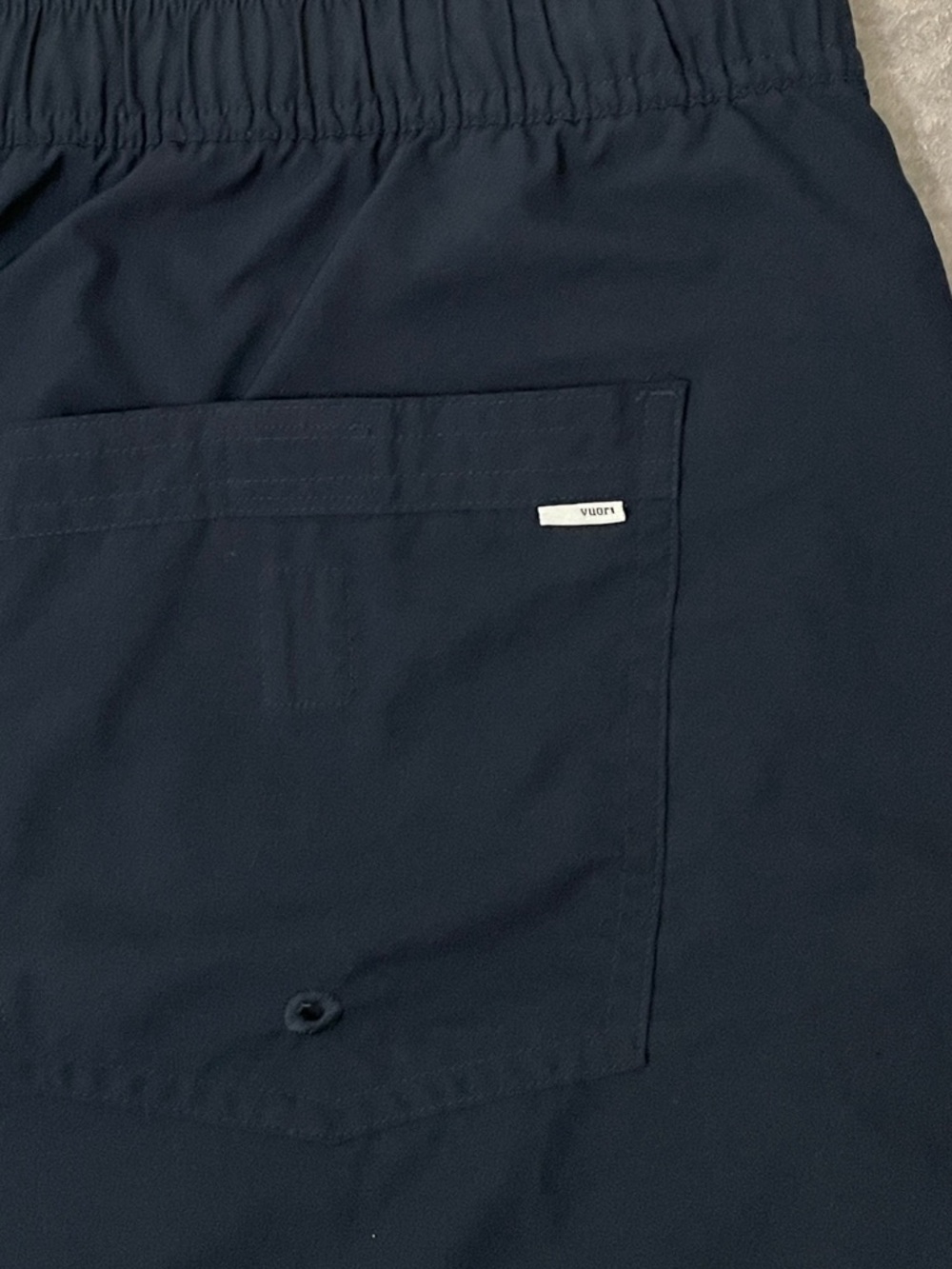 Vuori Kore Short Lined 7" size XL - Picture 7 of 11